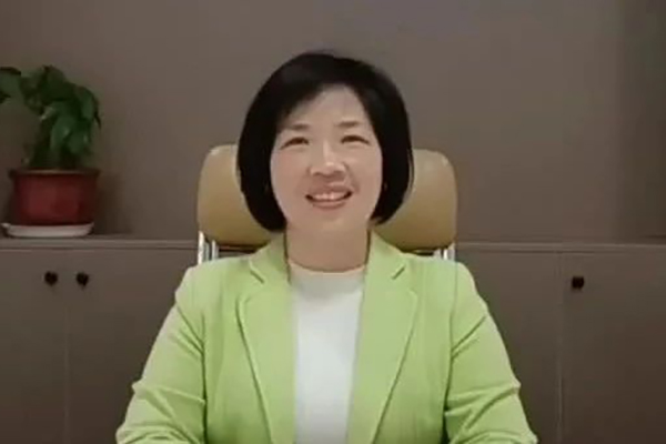 周周聊網(wǎng)站，網(wǎng)站建設(shè)域名怎么選擇？
